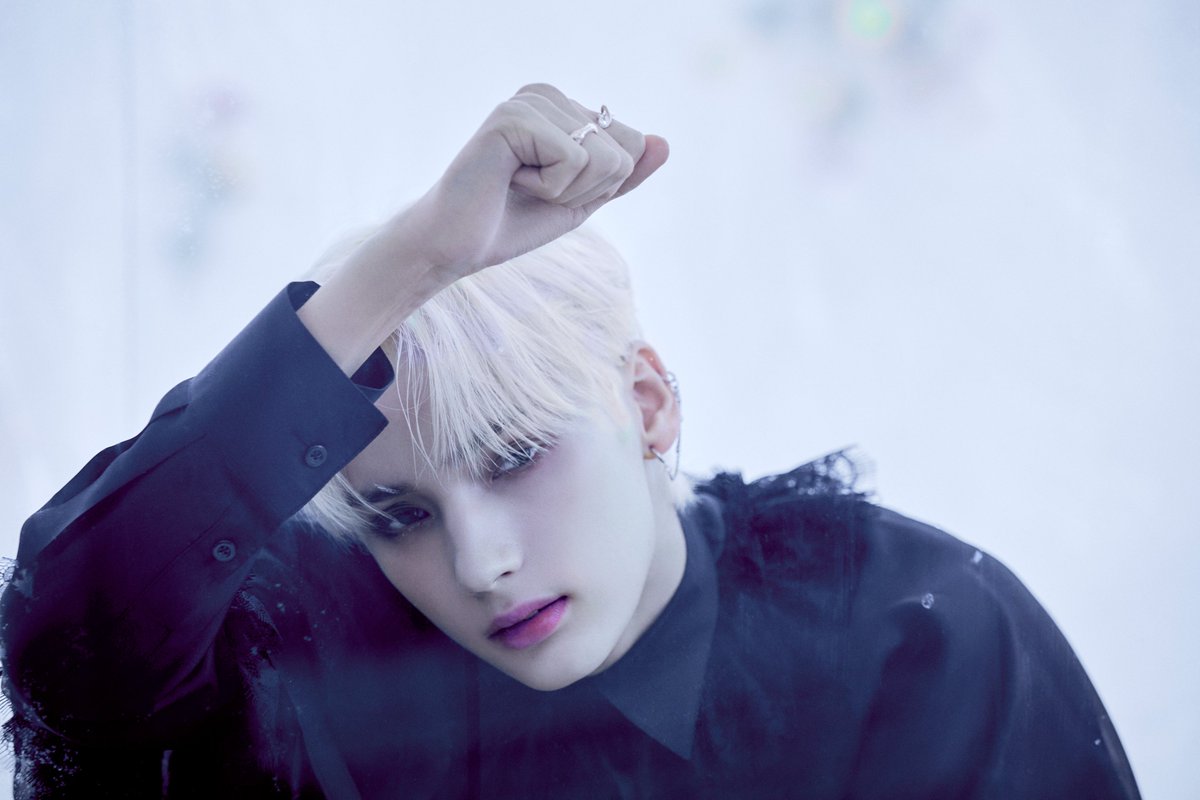 Chaotic Wonderland - Concept Photo 'ZERO' #HUENINGKAI (#휴닝카이