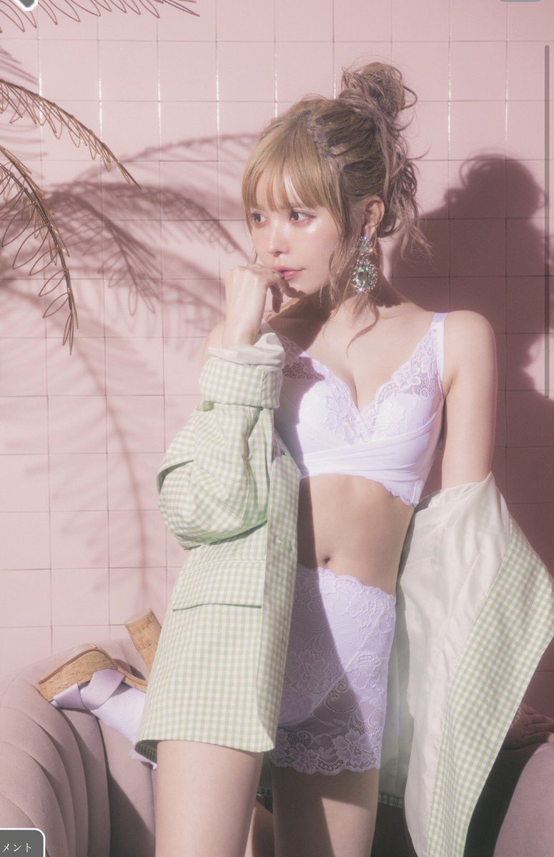 P-grandiのナイトブラ「PGブラ」のイメージモデル。去年に引き続き