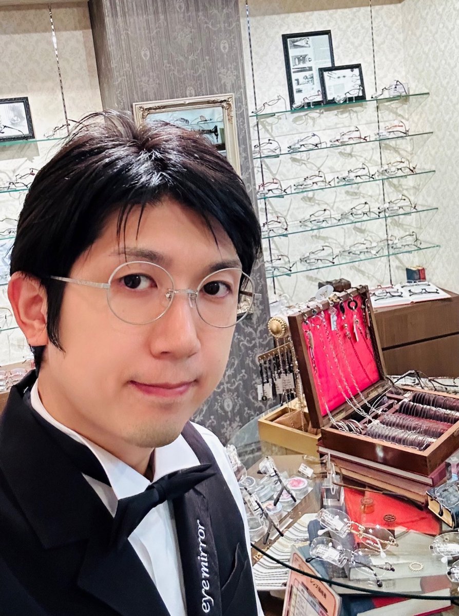 明日発売の鷺沢文香モデルの着用イメージです👓✨ 流行の少し楕円の丸