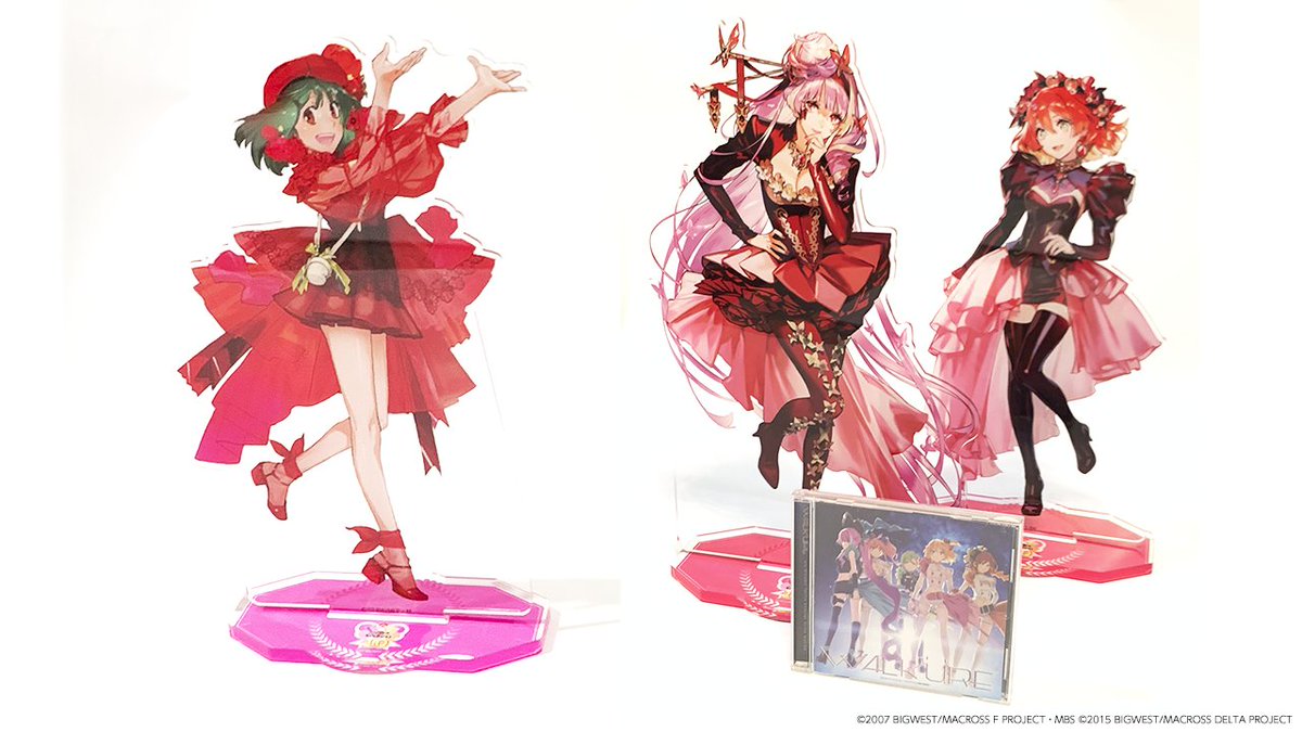 オシャレマクロスギャラリー」開催中‼ 10年分のキービジュアル展示や