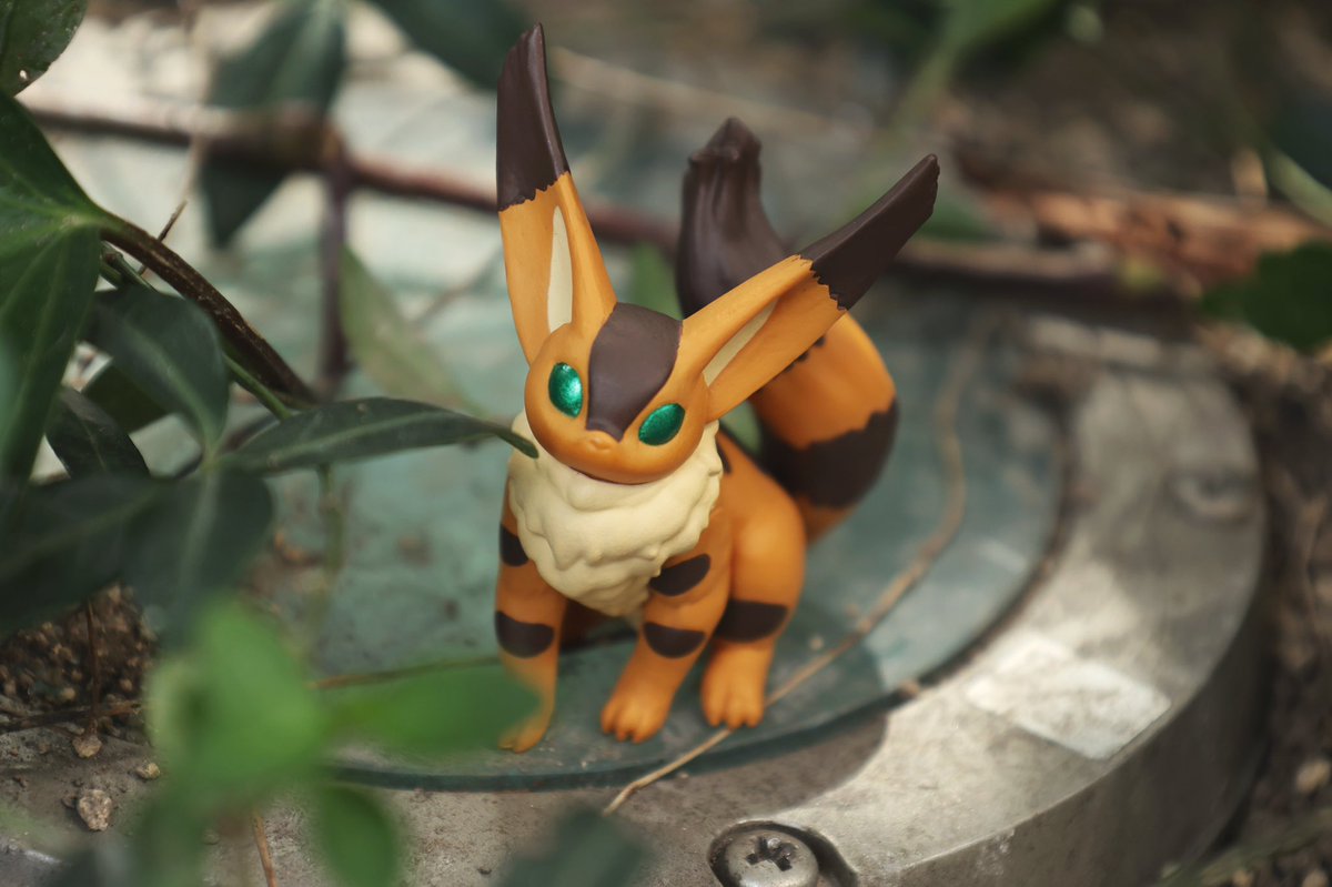 ポーズがいっぱいコレクション キツネリス 各 ￥935 全6種