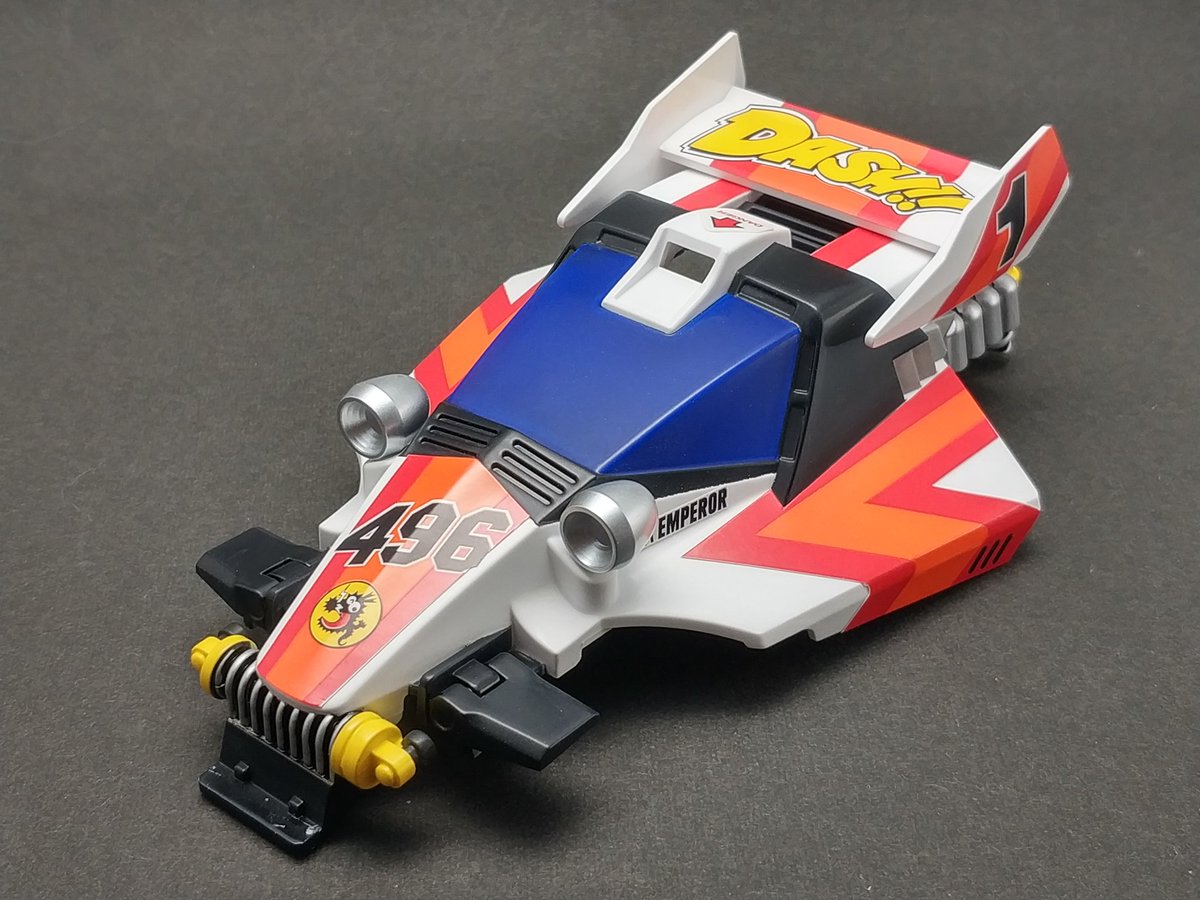 ダッシュ1号エンペラー完成！ 白を塗り、黒の塗り分け、窓、黄色と