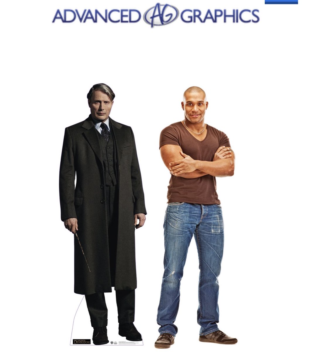 グリンデルバルドのほぼ等身大？スタンディーが来てました🔥但し日本へ