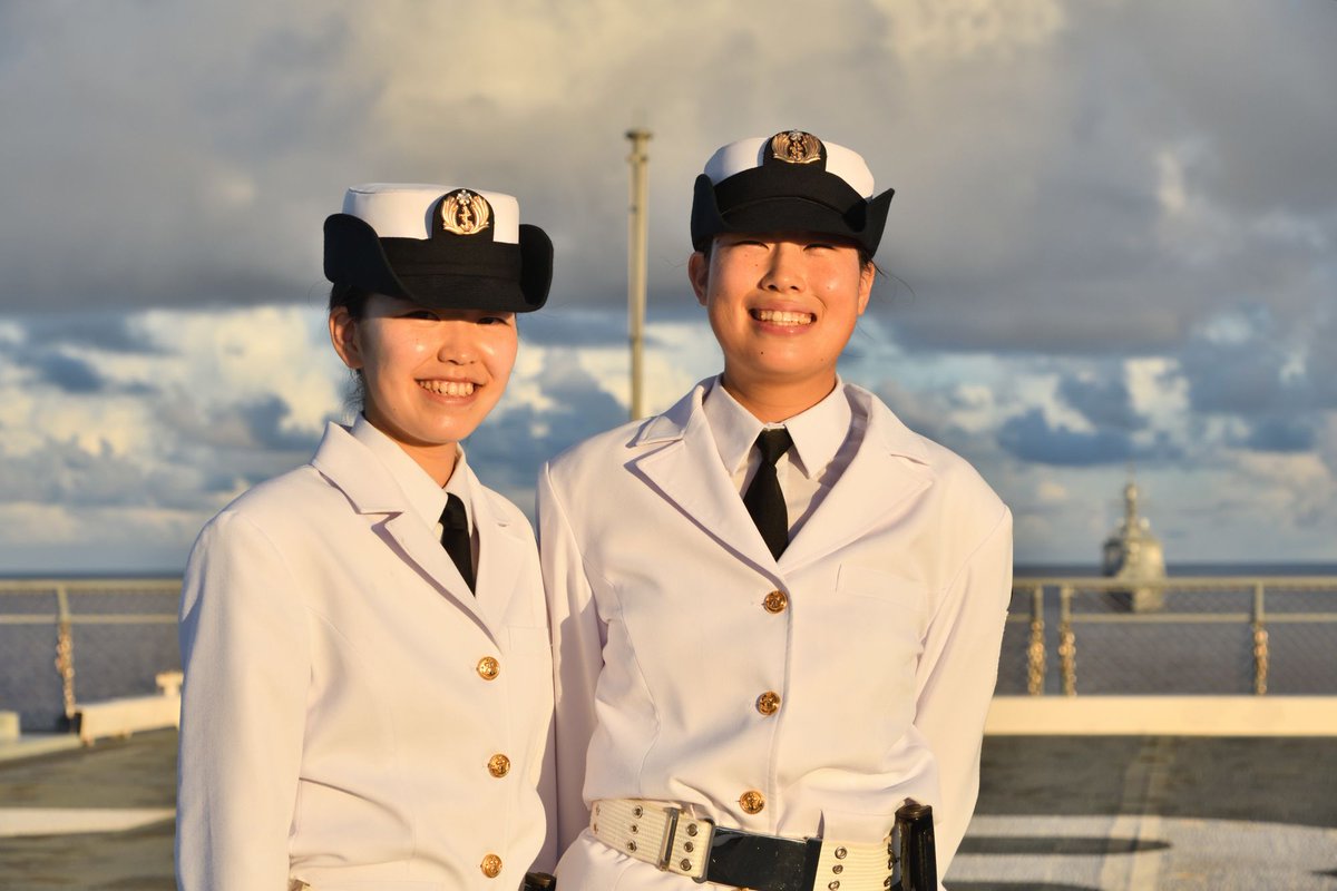 4月6日は #白の日 海上自衛隊で白といえば、伝統のこちらです。 #制服