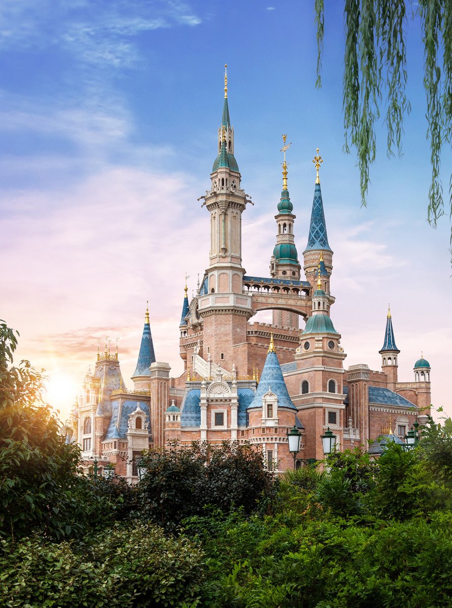 今日は #城の日】 #上海ディズニーランド の「エンチャンテッド