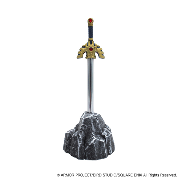 ドラゴンクエスト」より、あの伝説の「ロトの剣」が、岩の台座付き