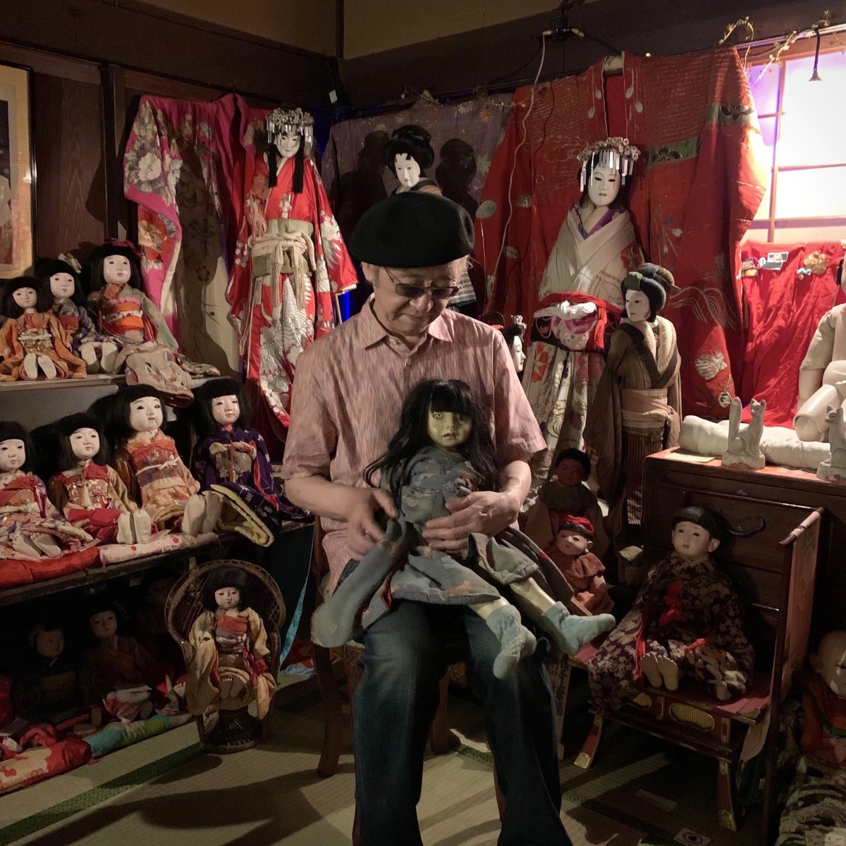 閉館前日の京都・大原〈マリアの心臓〉にて。館主・佐吉さんのご厚意に