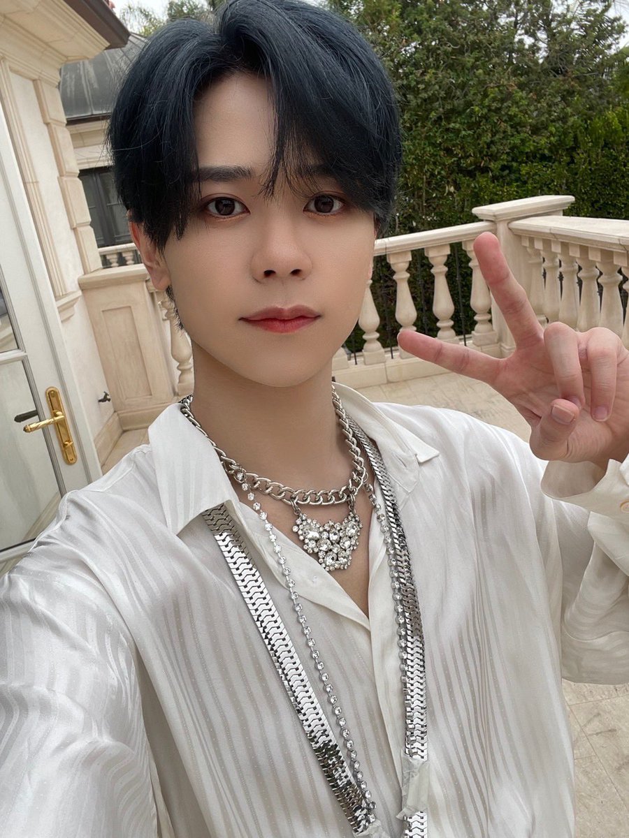 藤牧京介] 今日はジャケ写・アー写が公開されたねーー！ 今後も少し