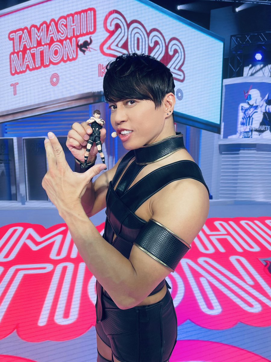 24年ぶりにアップデートした「#HOTLIMIT」スーツはいかがですか