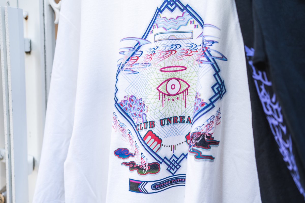 👁️NEW GOODS👁️ 👕倶楽部非現実 ロンT(クロ/シロ)