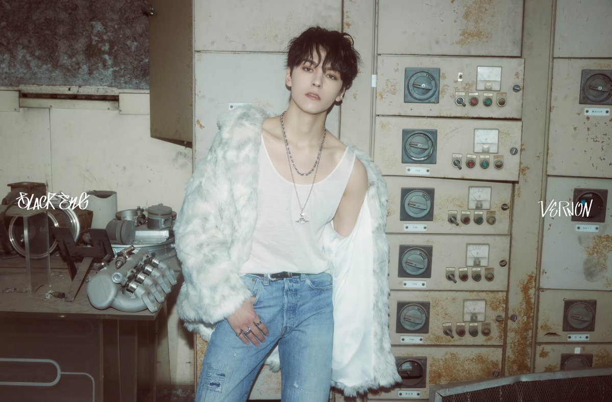 VERNON Mixtape 'Black Eye' Concept Photo 🎧2022.12.23 2PM (KST