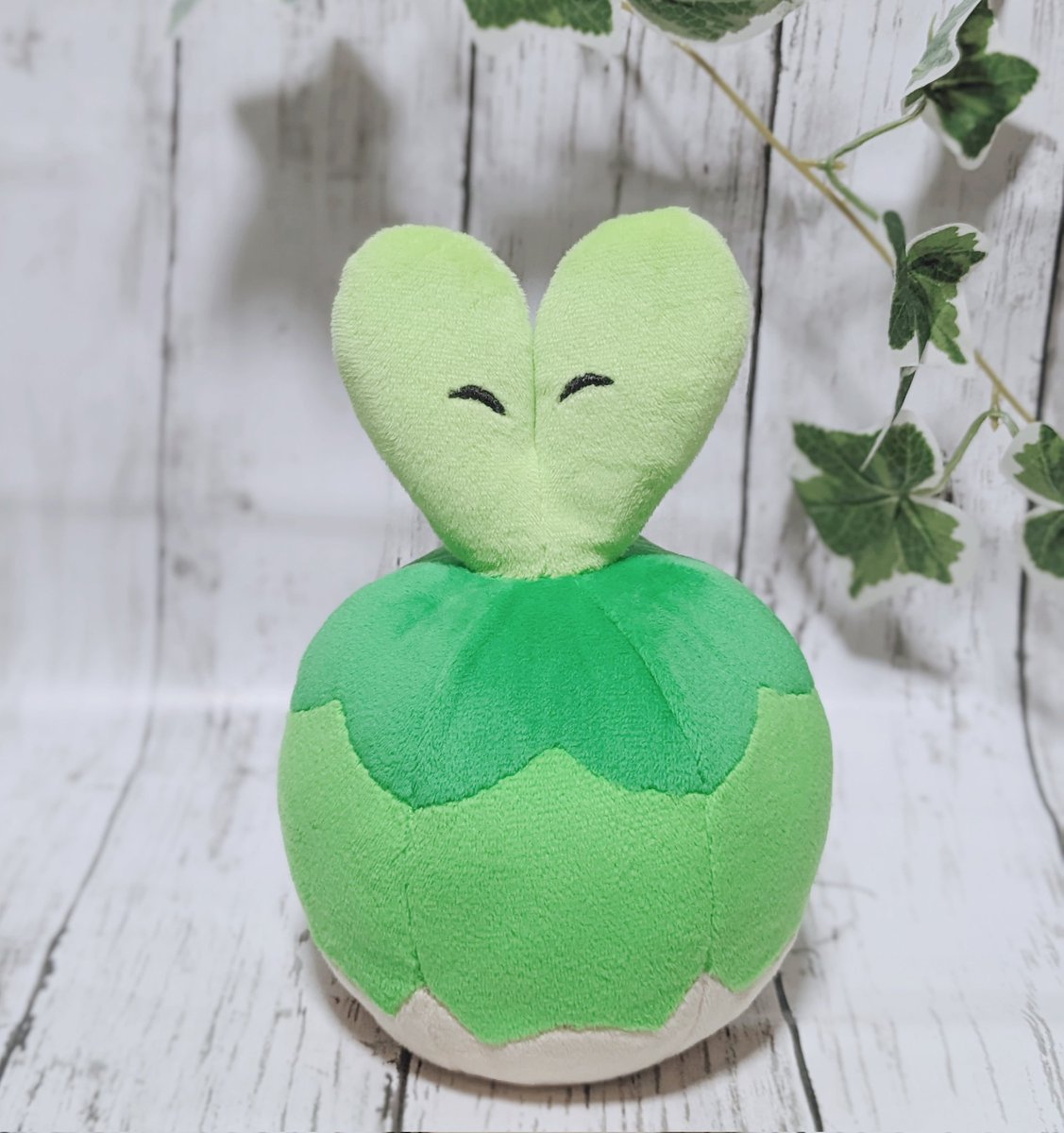 等身大色違いカジッチュのぬいぐるみを作りました🍏🐉中に重りを入れて