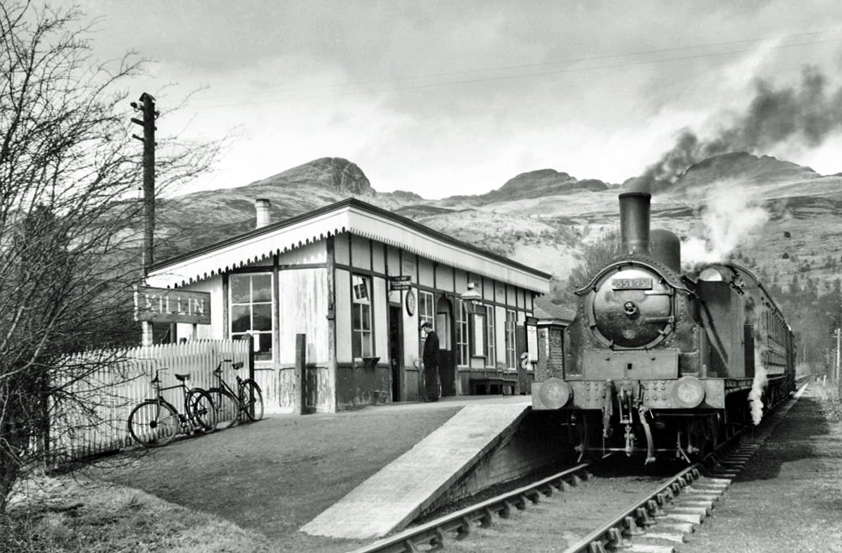 Mcintosh Caledonian class '439' 2P 0-4-4T No.55195 at Killin
