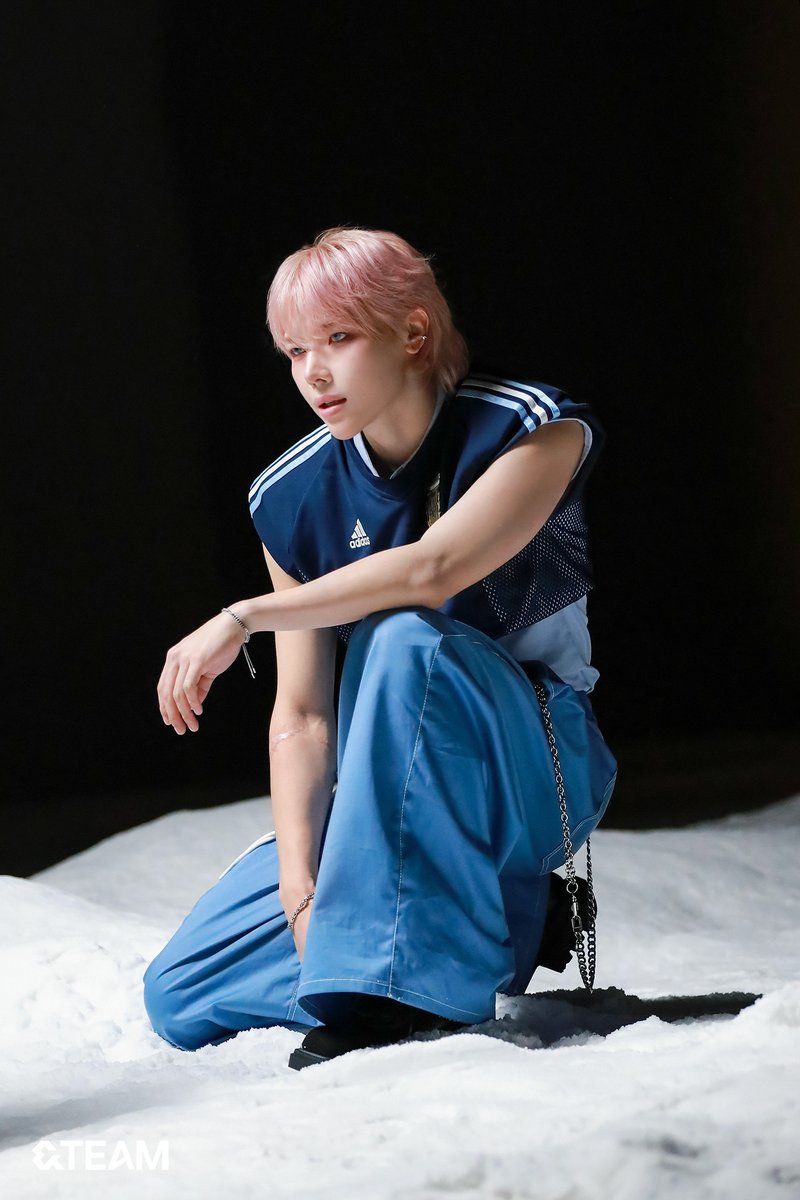 &TEAM KR 1st Mini Album 'Back to Life' MV Shoot Behind Photo