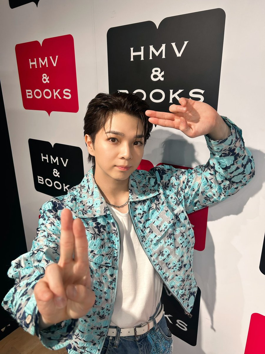 M!LK写真集 『M!LK 10th ANNIVERSARY PHOTOBOOK 〜パリじゃん〜』 個別