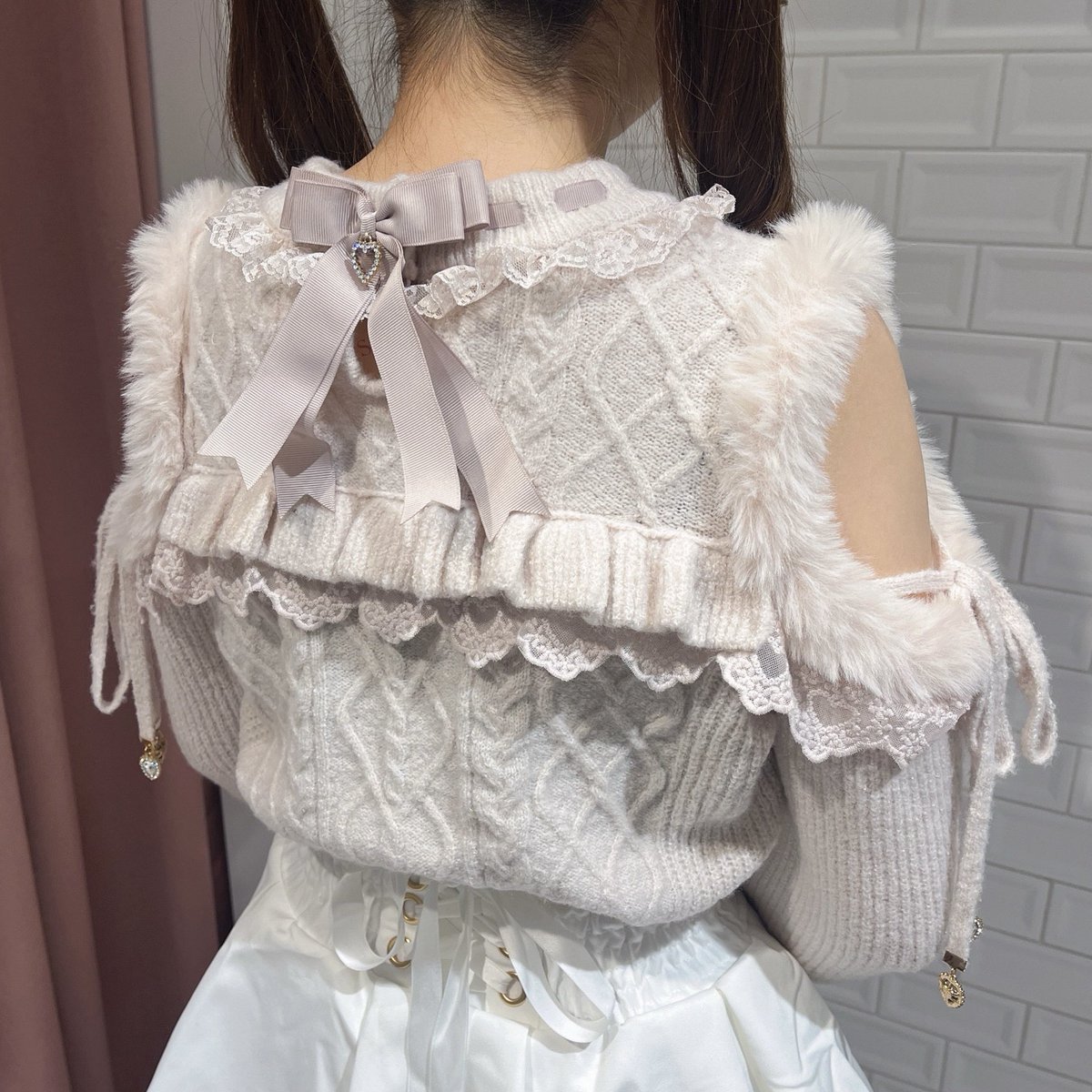 リズリサ ファースリーブオープンショルダーニット ファースリーブ