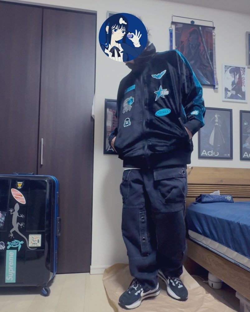 グッズ紹介画像を撮りました 174cm63kg トラックジャケット特大