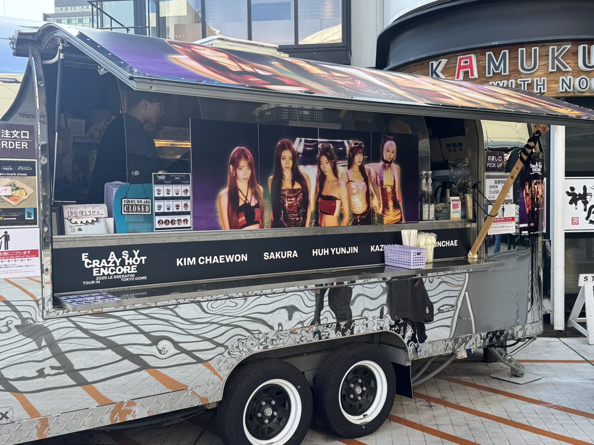 東京ドームシティに今日から出てるルセラちゃんコラボのキッチンカー