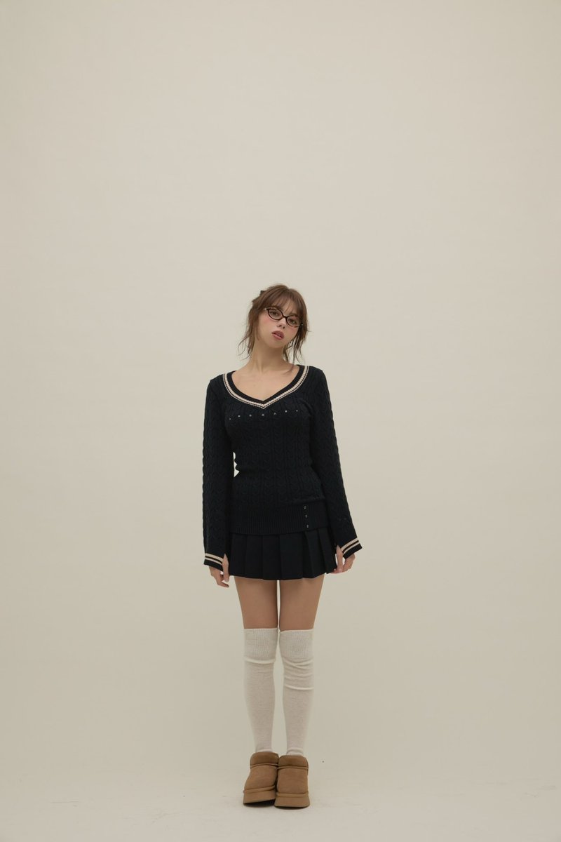 Yuhua school knit set up color gray/black ¥18700-tax in トップスと