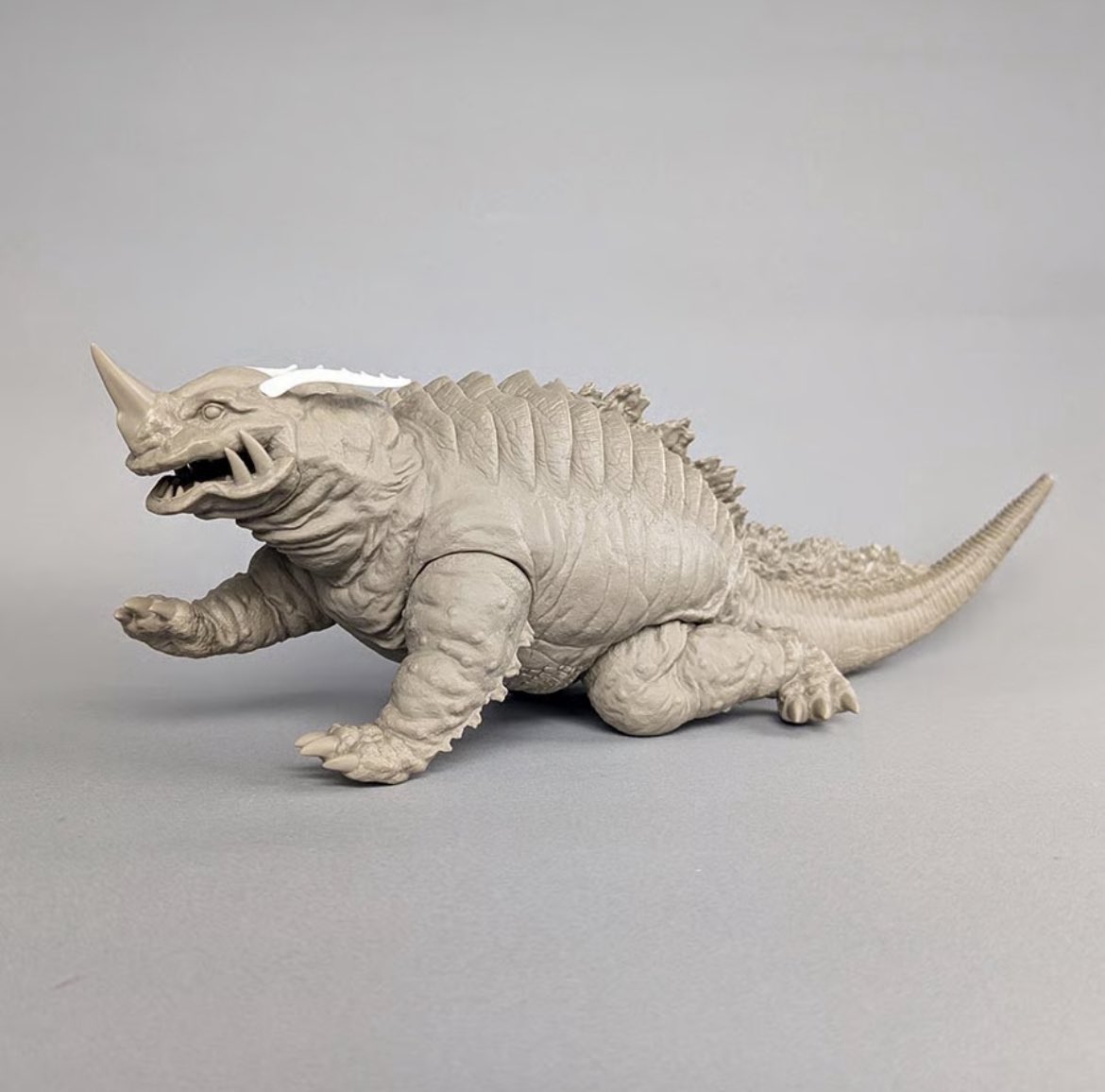 お知らせ】 #ビリケン商会 の2025年の新アイテム・透明怪獣ネロンガ