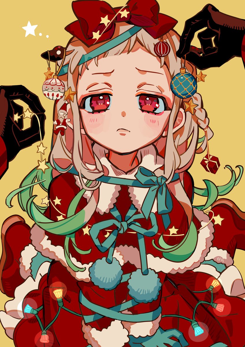 寧々ちゃんに飾り付けして楽しんでる花子くん可愛いし不服そうにして