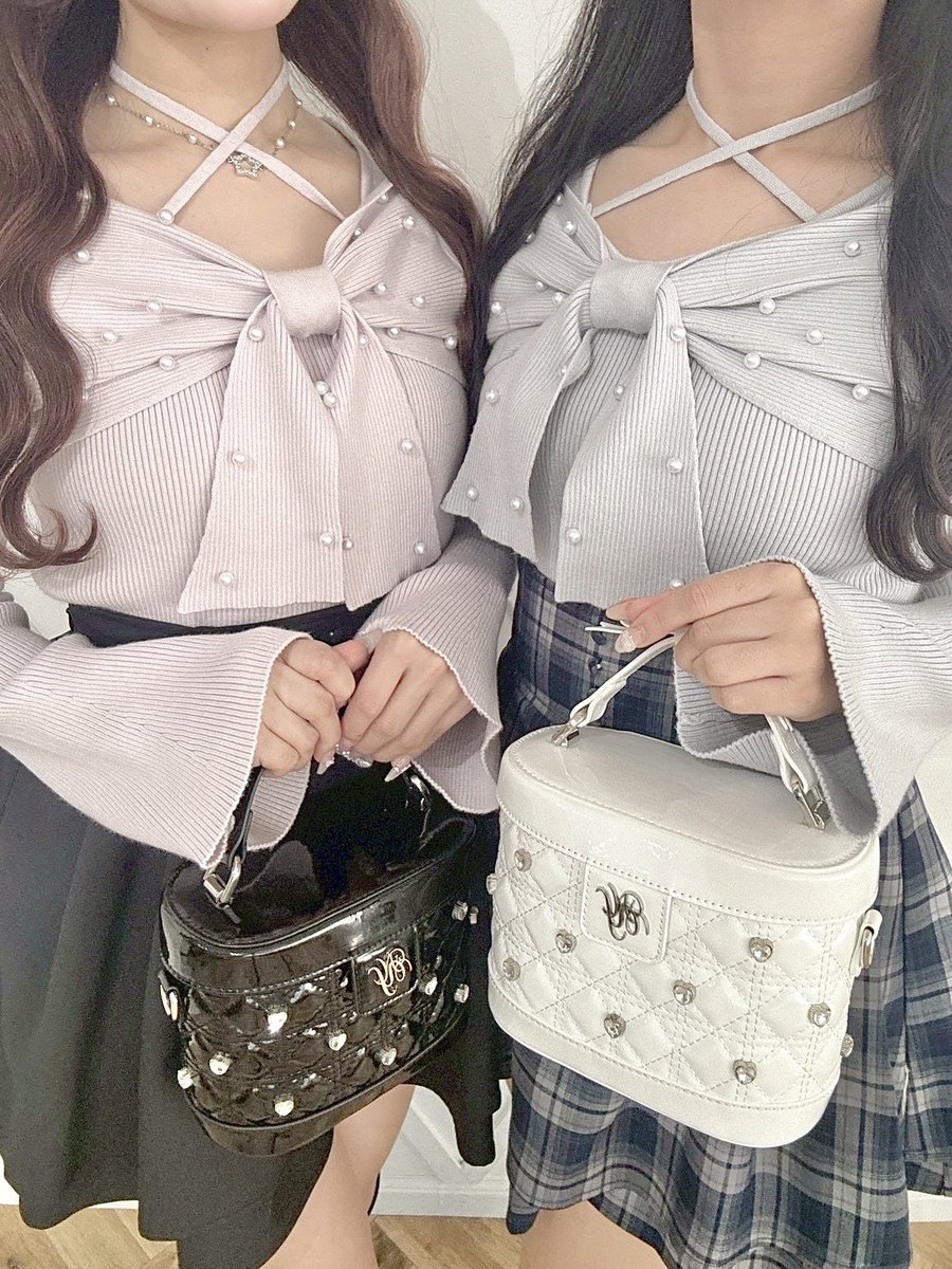 ☆━ 12/26(金)発売━☆:*｡ 🎀リボンクロスニット ¥6,900 OW／PI