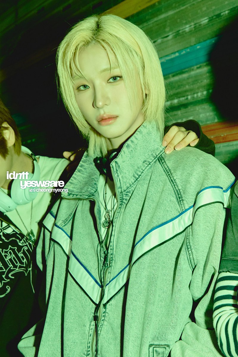 idntt アイデンティティ <yesweare> サノク トレカ チョンミョン idntt yesweare hellolive トレカ チョンミョン - メルカリ