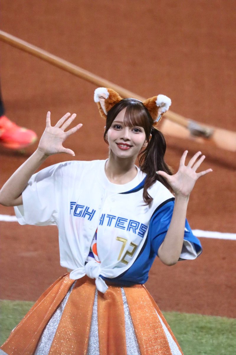 Post by 南なつ (CANDY TUNE) on X: おはなつ〜🦊