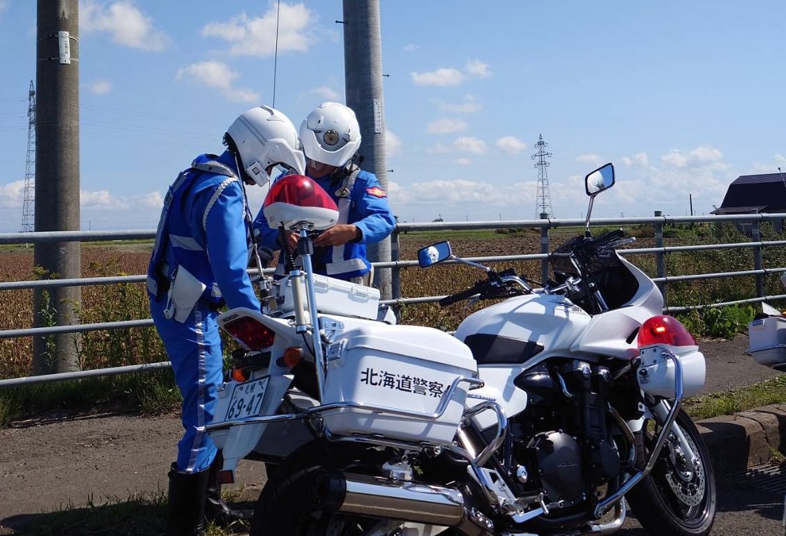 石狩郡当別町対雁 国道275号にて白バイ2台が展開中との報あり。
