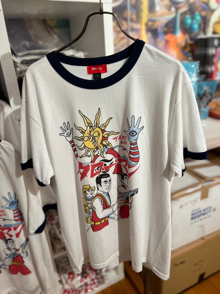 タローマン大万博 のグッズコーナーでは、Tシャツ3種を販売中！ 「完全