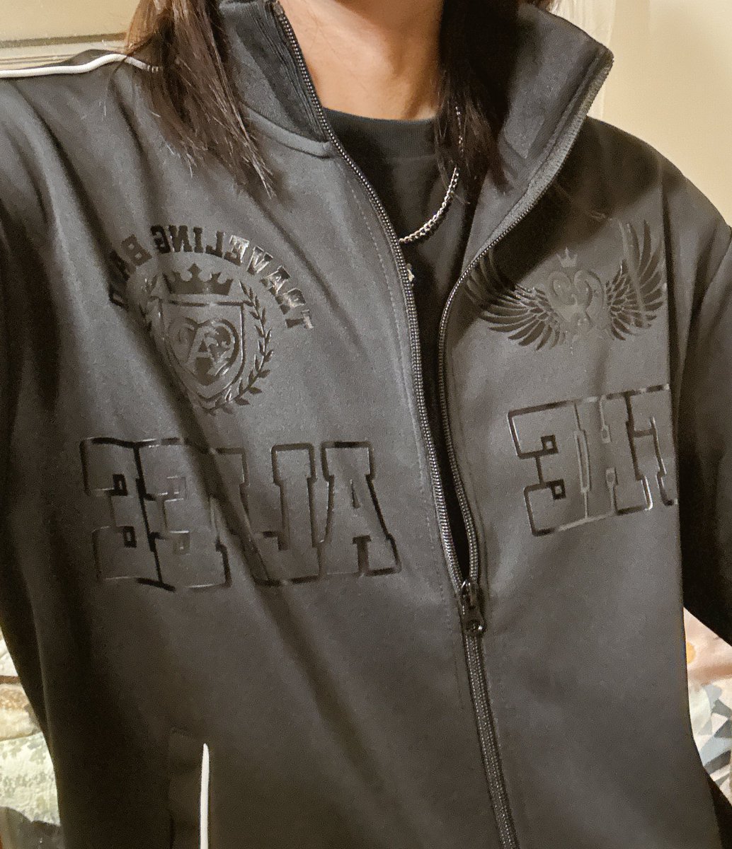 ALFEEさん秋ツアーグッズのジャージ、生地感しっかりしていてかわいい