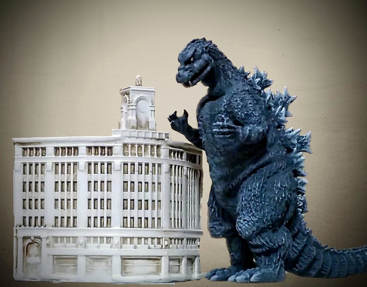 デアゴスティーニの1/700銀座時計台ビルと東宝怪獣コレクションの初代