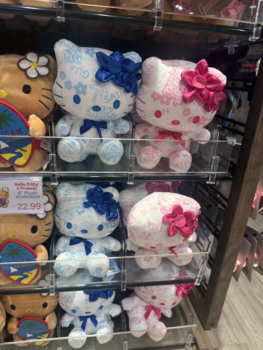 グアムのABCストア限定、ハローキティとサンリオキャラ。 カラーキティ