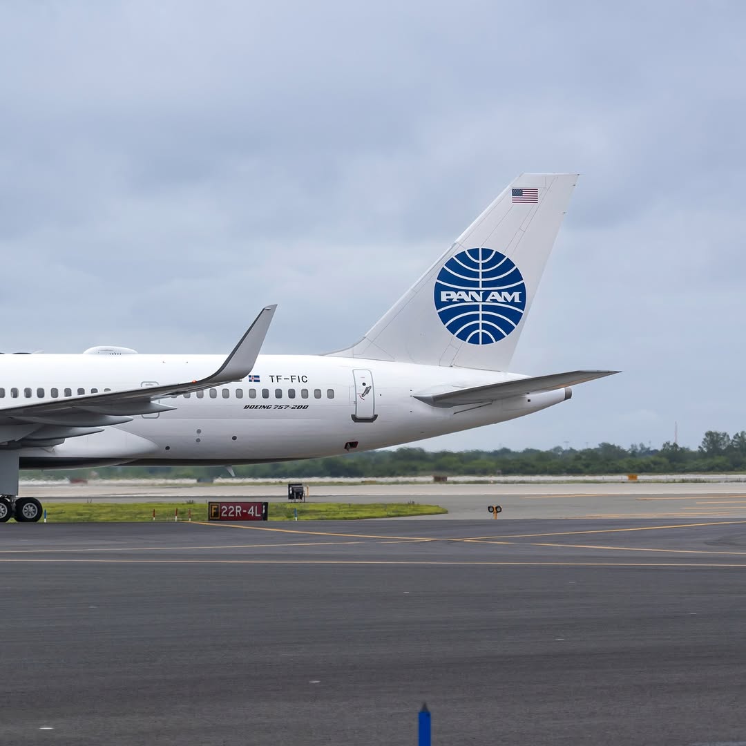 やっとお姿を拝めた（やったぜ 本日ニューヨークを発ったアイスランド