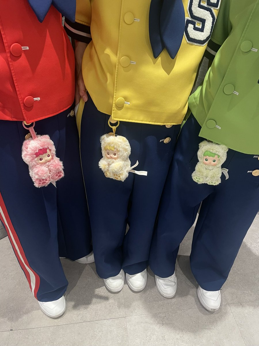 2人に早めの誕プレ！！🎁 (信号機組🚥でおそろっちだけどw)