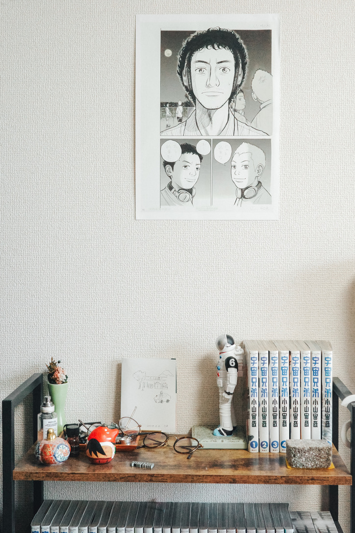 複製原稿、どう飾る？】 『宇宙兄弟』45巻記念セットには、選りすぐり