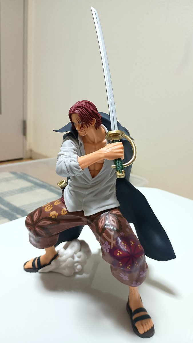 ワンピース Grandista-SHANKS-です。鞘の付け方と剣の持たせ方が不明で