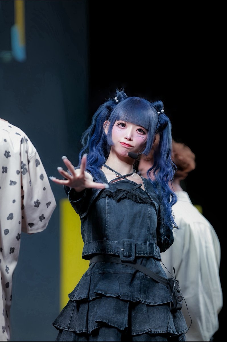 遠くの席も見えてるよ~♡̴⟡.˚