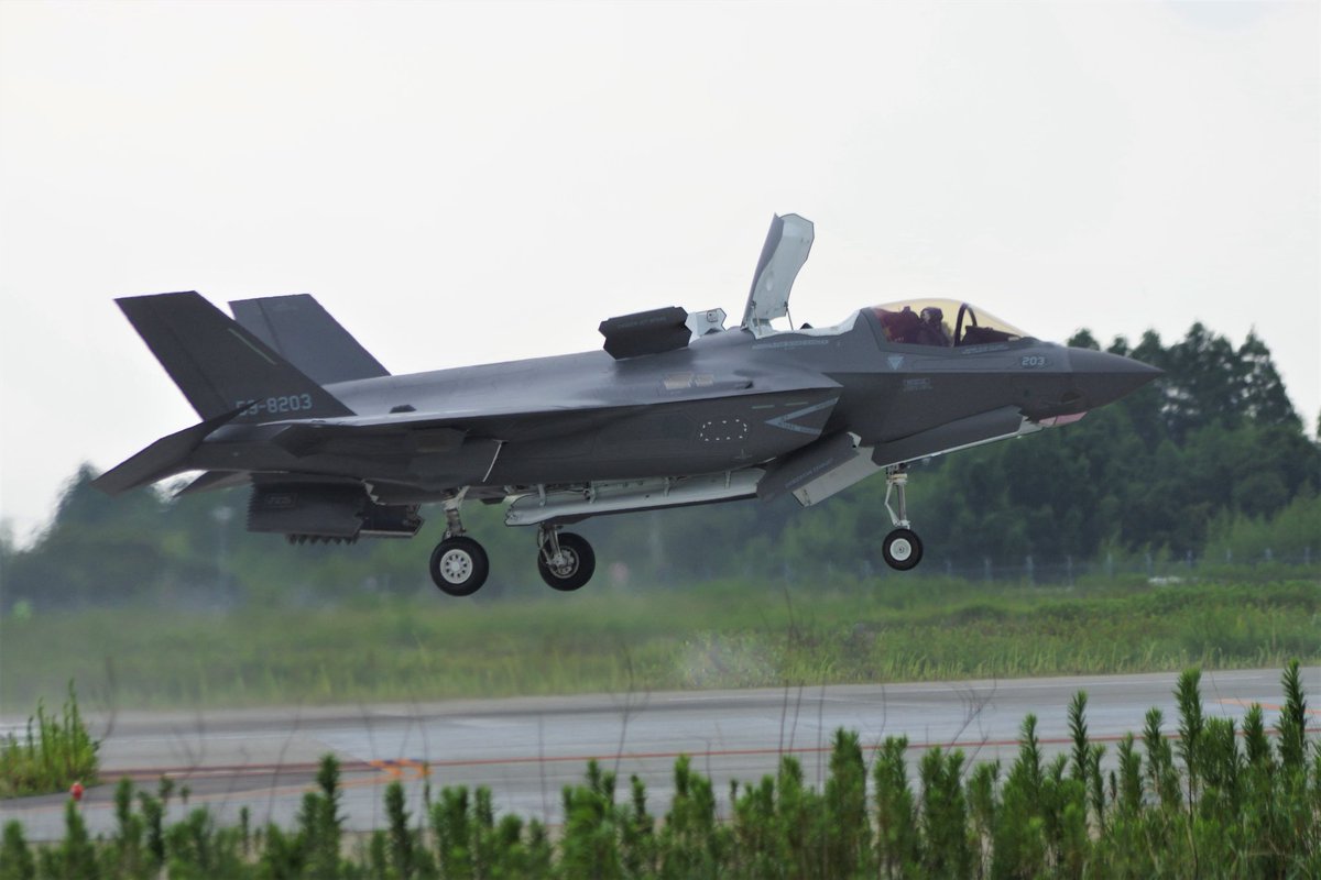8月7日、臨時F-35B飛行隊配備となる #F35B が3機、新田原基地に到着