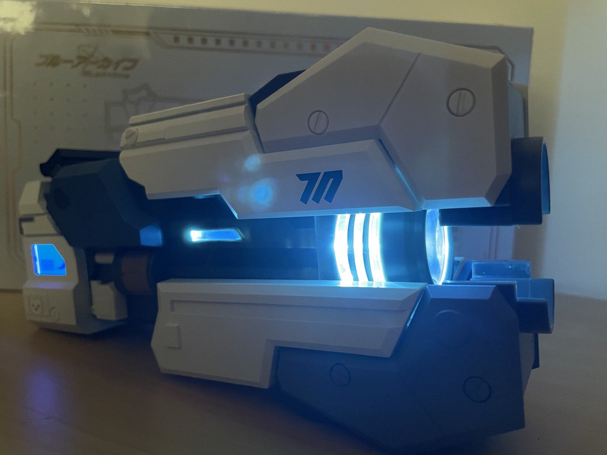 コトブキヤ日本橋1F】 入荷情報：『モバイルバッテリー（光の剣