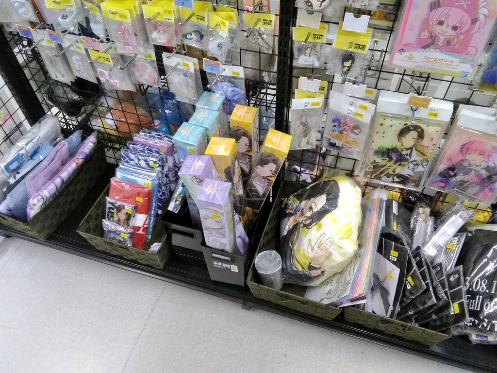 シクフォニ #いれいす #すたぽら コーナー展開中🍀 当店では缶バッジや