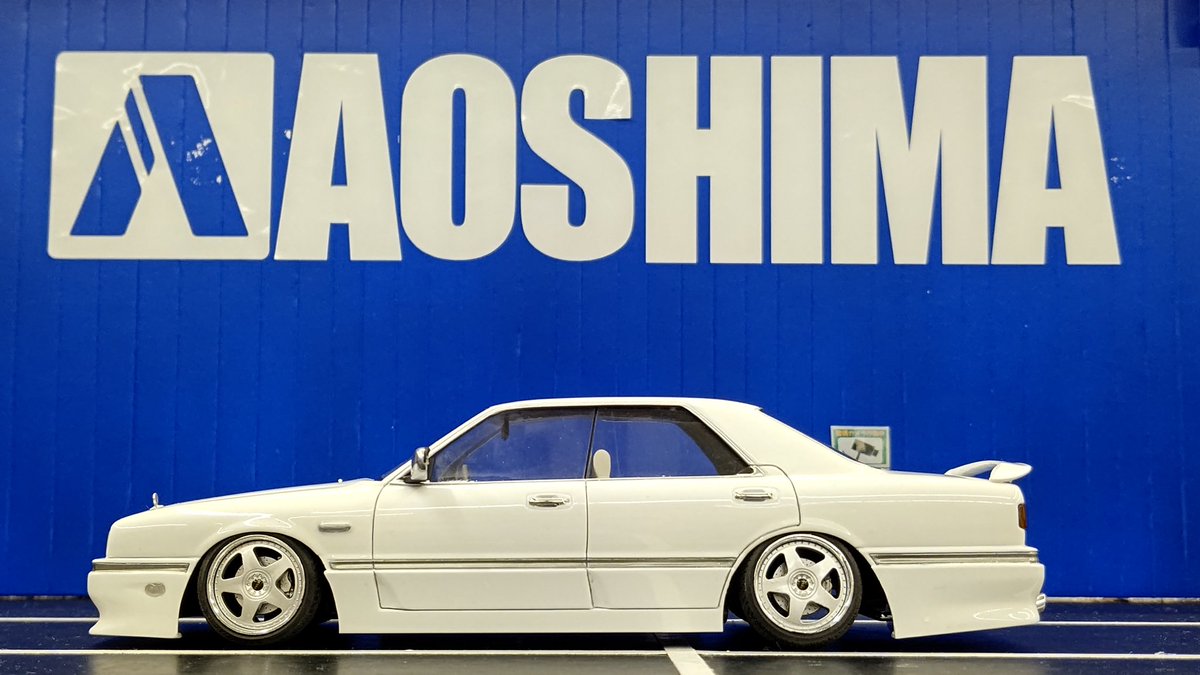 3月の新製品、ザ☆チューンドカーのインシュランスY31シーマの完成品が