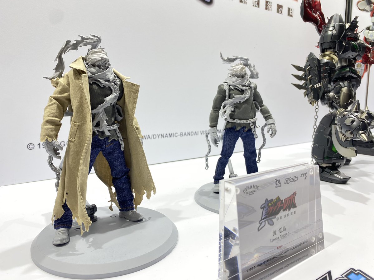 次にOVA『真ゲッターロボ 世界最後の日』より、真ゲッター1が2種の塗装