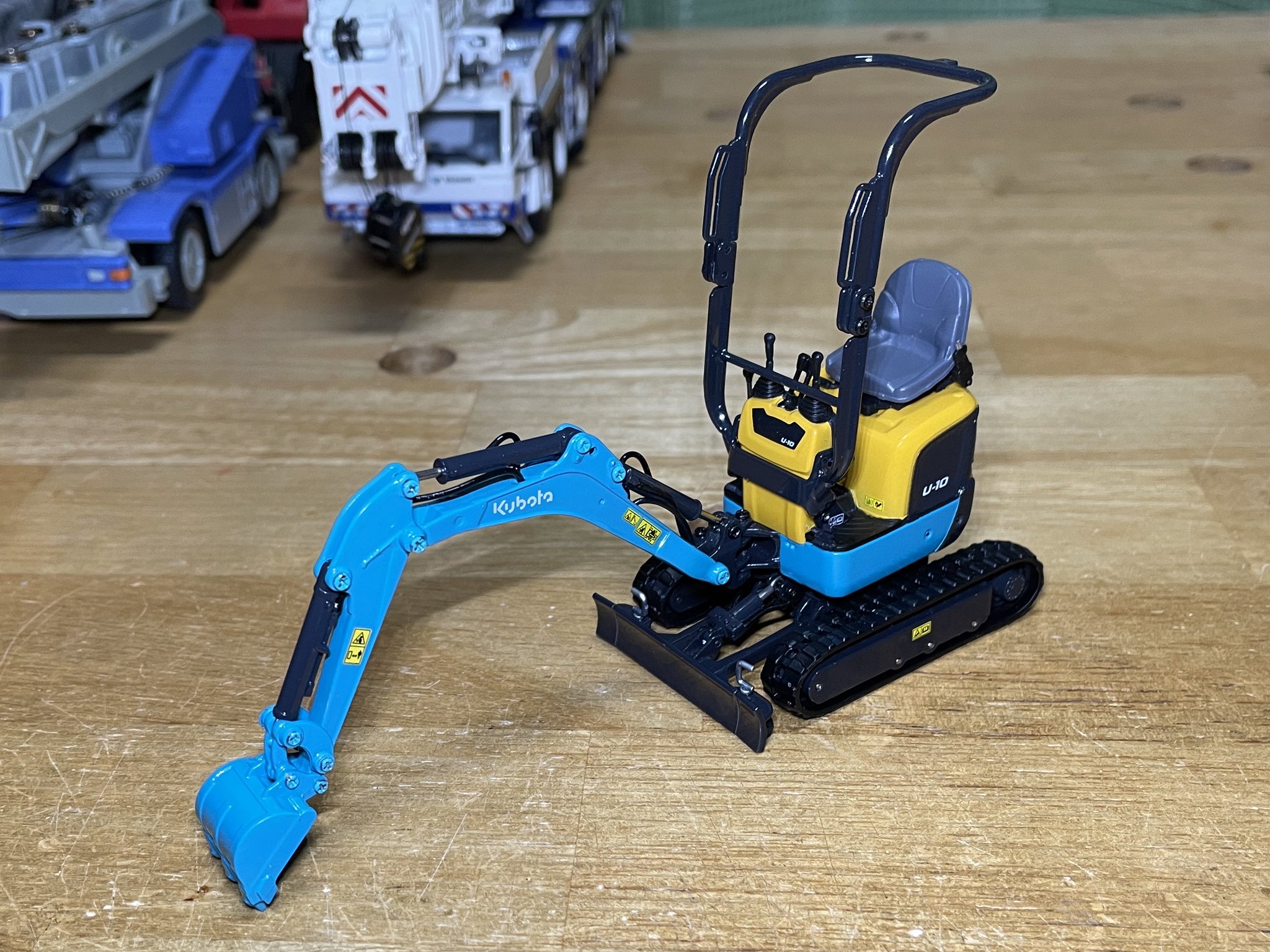 クボタミニバックホー U-10-5 1/24 ミニチュア 建築機械 重機 模型