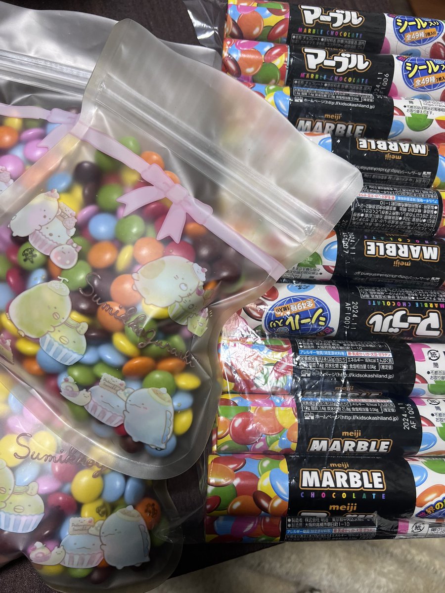 お線香1束にマーブルチョコの容器がぴったりで お線香ケースを作ってる