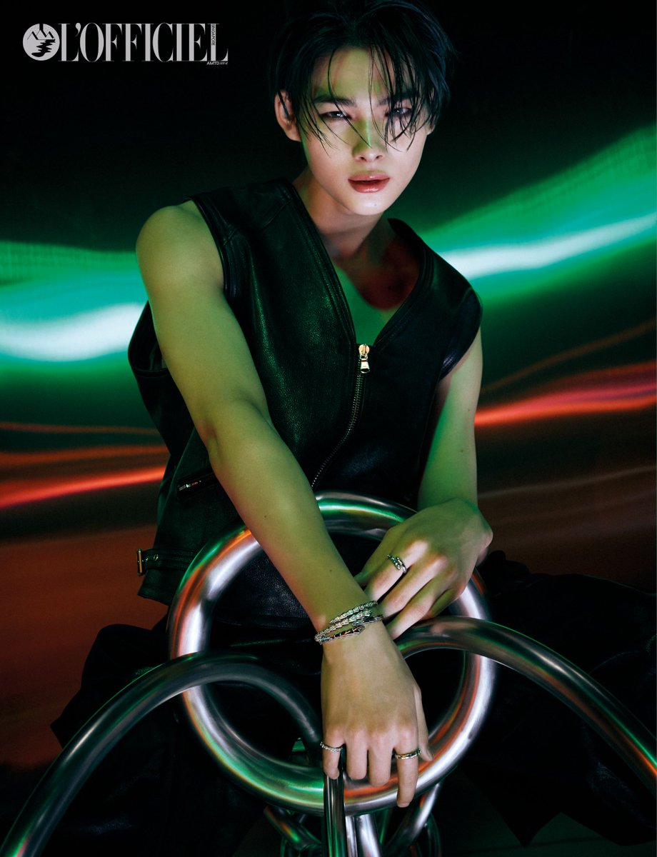 L'Officiel Singapore] 4月号の表紙📘 ジョンウォンくん＆ニキくん