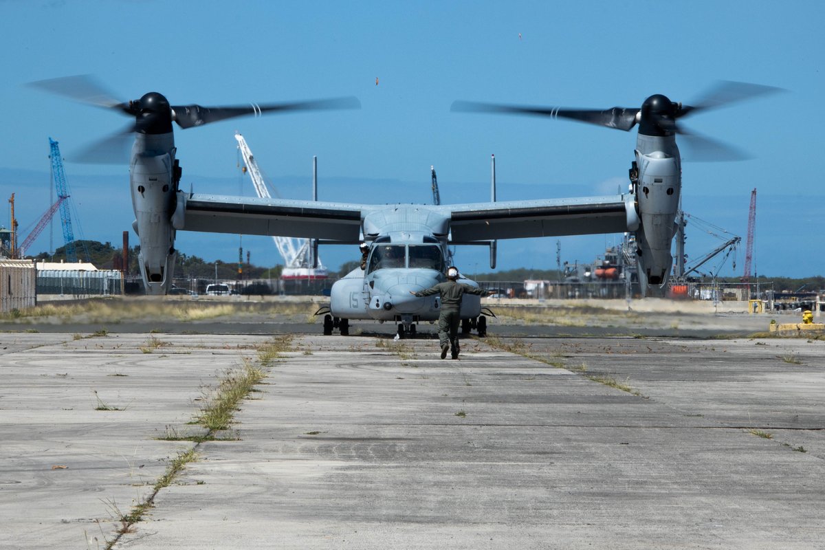 4月16日、ハワイ州パールハーバー・ヒッカム統合基地に第1海兵航空