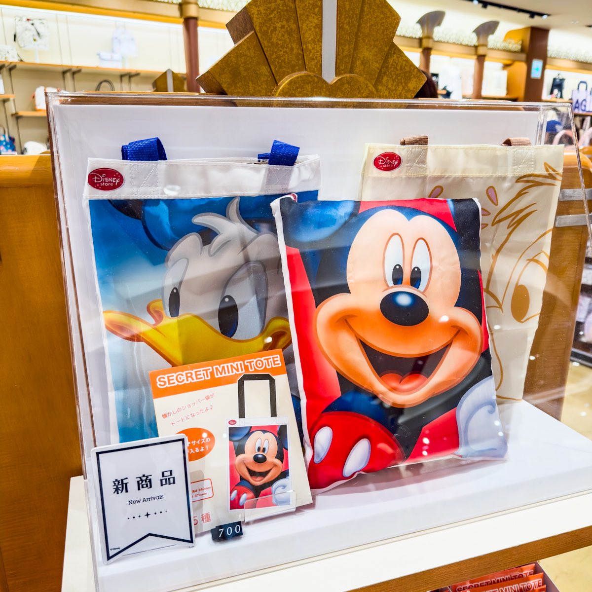 ディズニーストア」 シークレットミニトート本日発売！ 全5種類☆ 価格