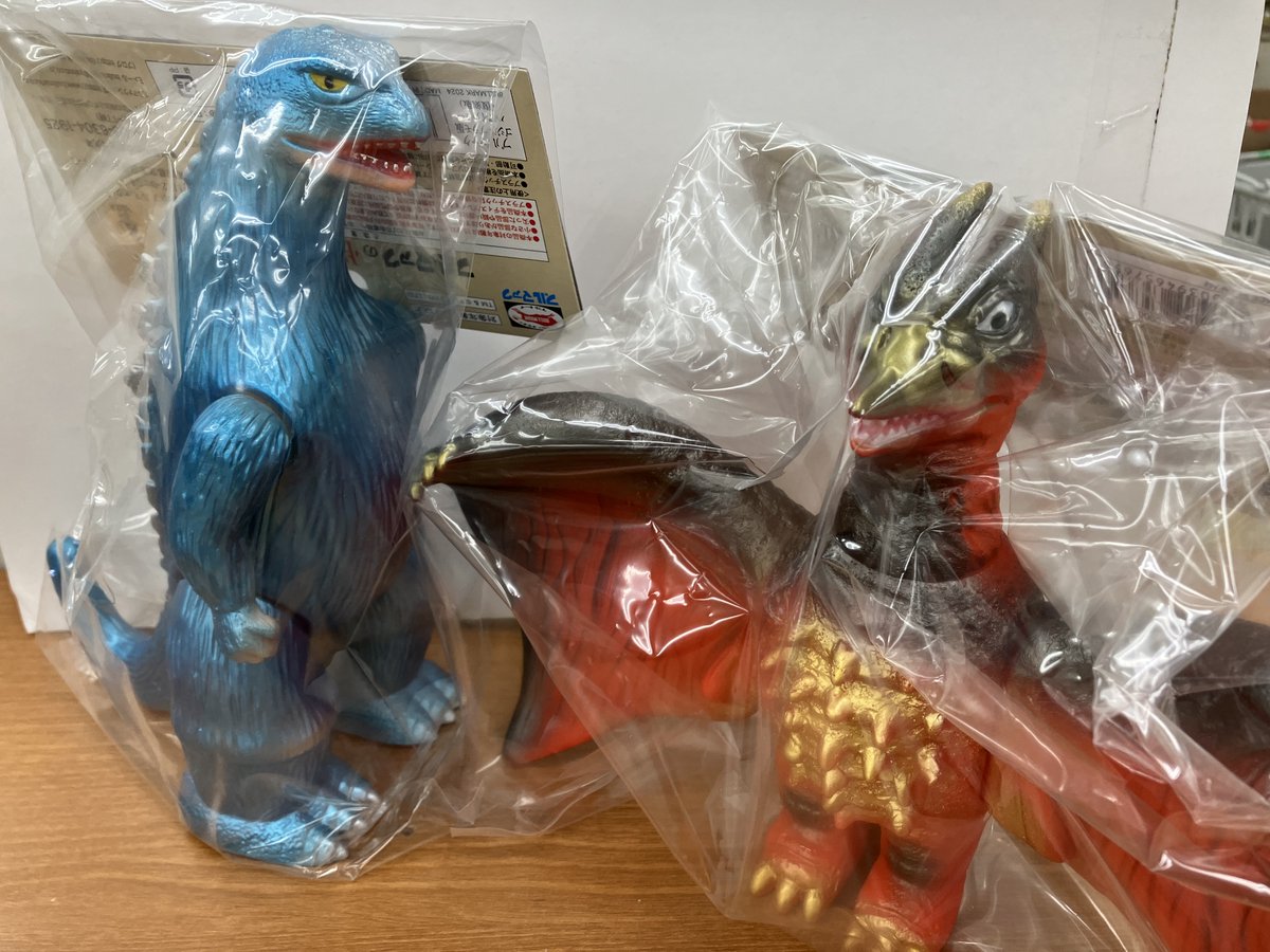 ブルマァク 入荷情報】 「ゴジラプラモ版 ハワイカラー」 「ラドン