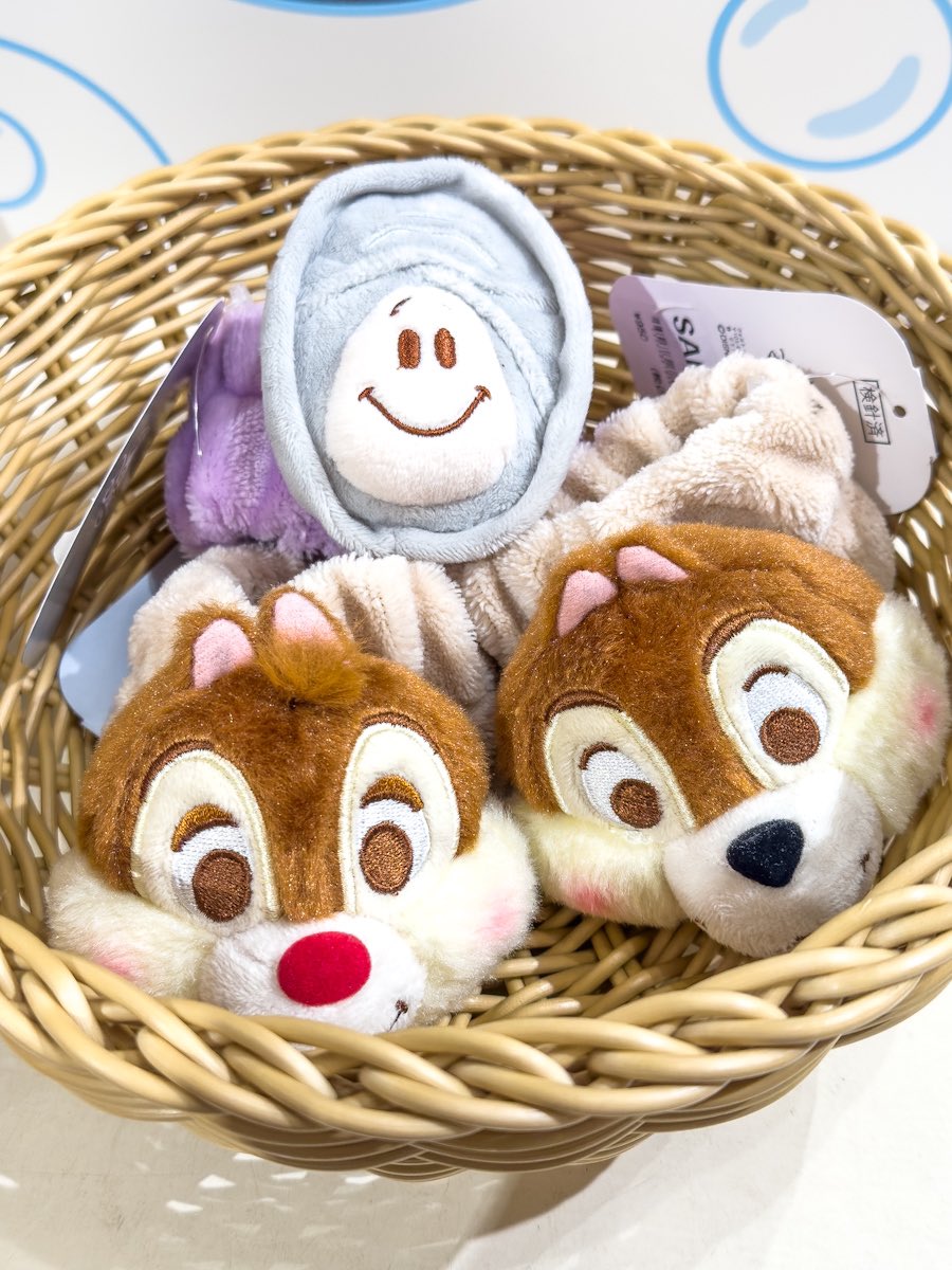 ディズニーストア 新作 かわいいヤングオイスターやチップ&デールの